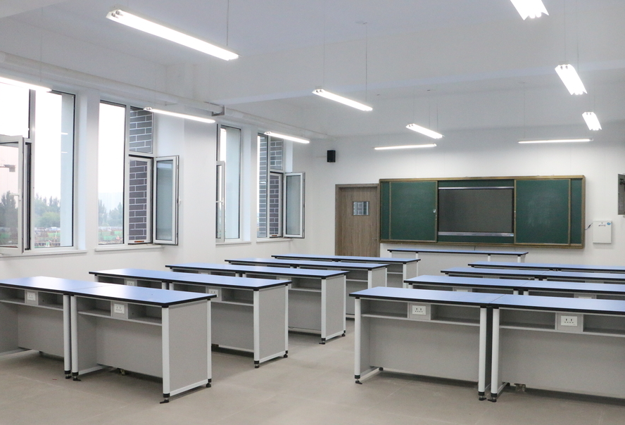 實(shí)驗(yàn)室裝修地面防滑如何處理？哪一種防滑性價(jià)比高？